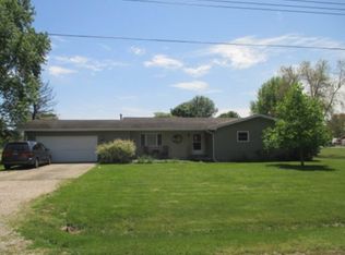 18617 E Grand Prairie St, Palestine, IL 62451