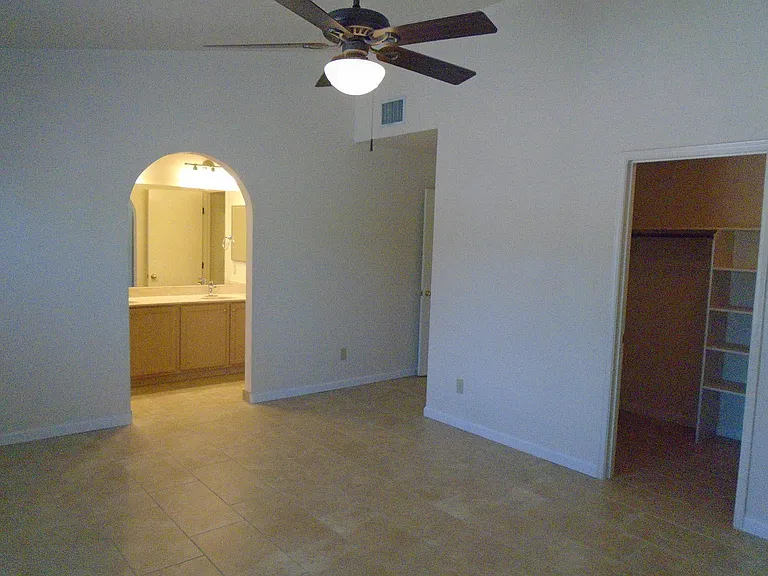 8054 S New Abbey Dr — Photo 11