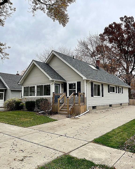 1st image of 104 Silver Maple Dr