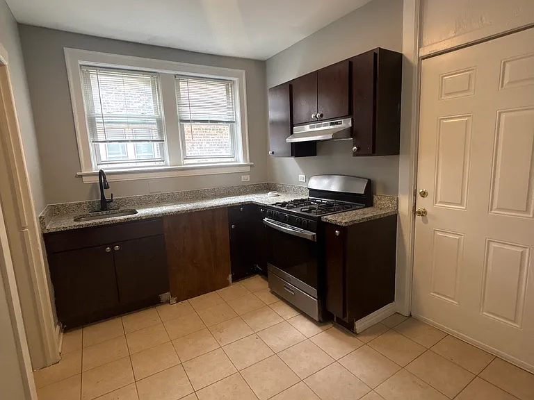 8000 S Champlain Ave — Photo 7