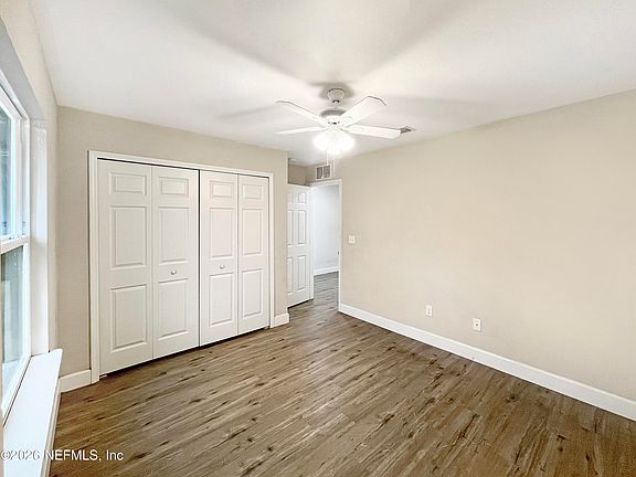 3rd image of 833 DIXON Street