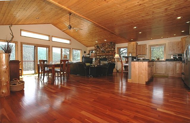 2nd image of 227 Pinyon Trl