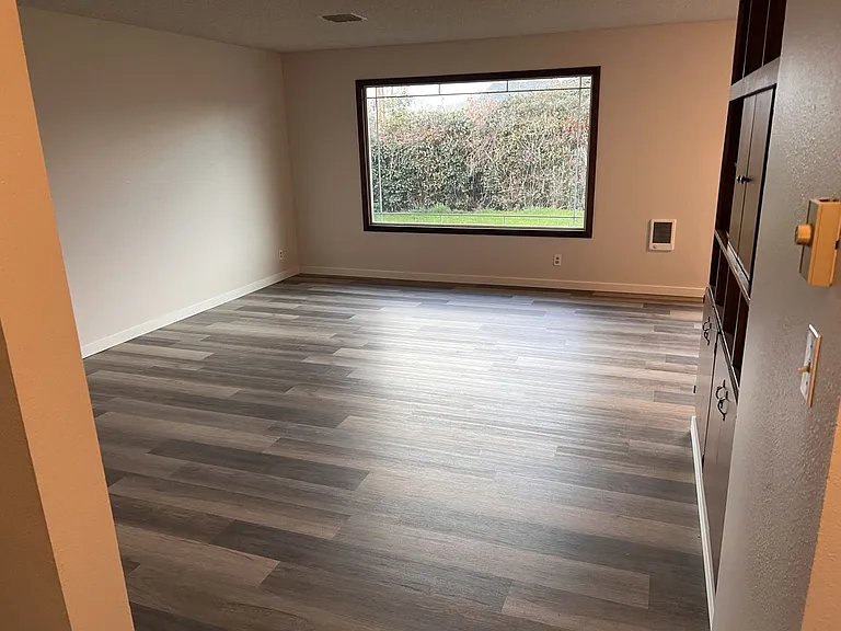 3020 W Shasta Ave — Photo 6