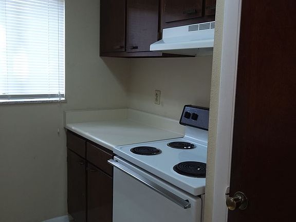 5th image of 135 Springwood B Cir