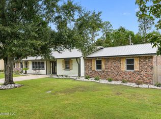 548 Royal Oak Dr, Pass Christian, MS 39571