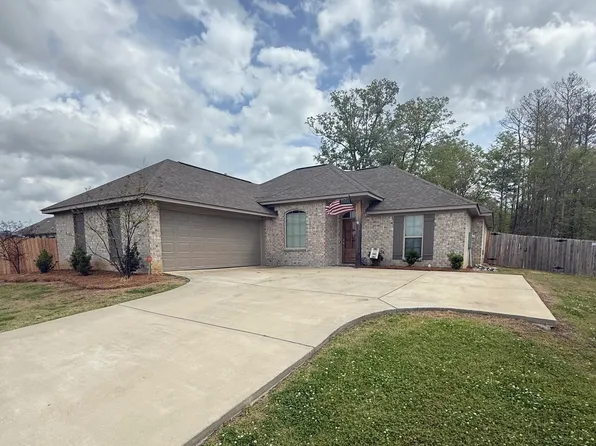 146 Cedar Green Dr, Canton, MS 39046