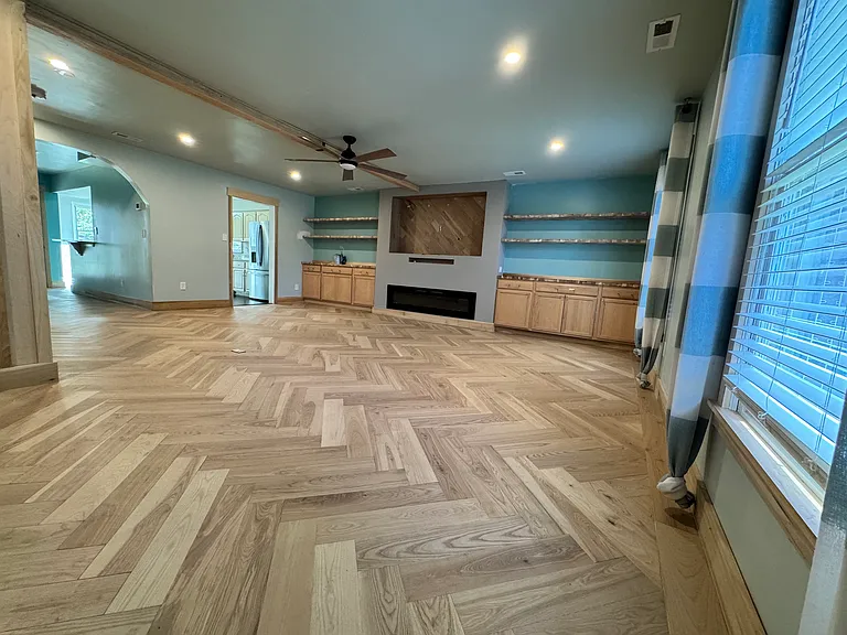 893 Henrico Ct — Photo 3