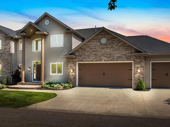 11681 N Venetian Dr, Syracuse, IN 46567