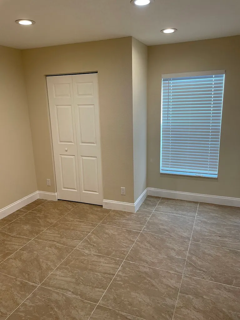 Modern Multi-Family Apartment in Riviera Beach — Photo 3