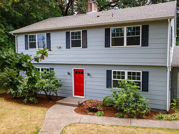 5th image of 1640 NE Holly Oak Pl
