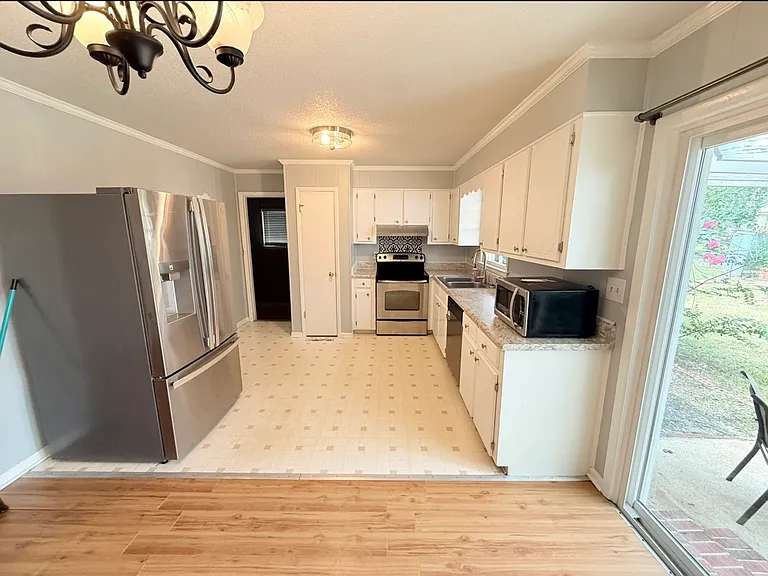129 Lee Dr — Photo 9