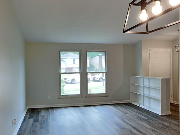 4th image of 3821 Big Walnut Dr