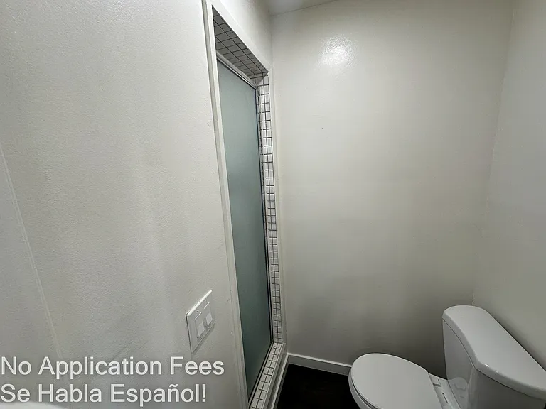 1415 Seward St — Photo 6