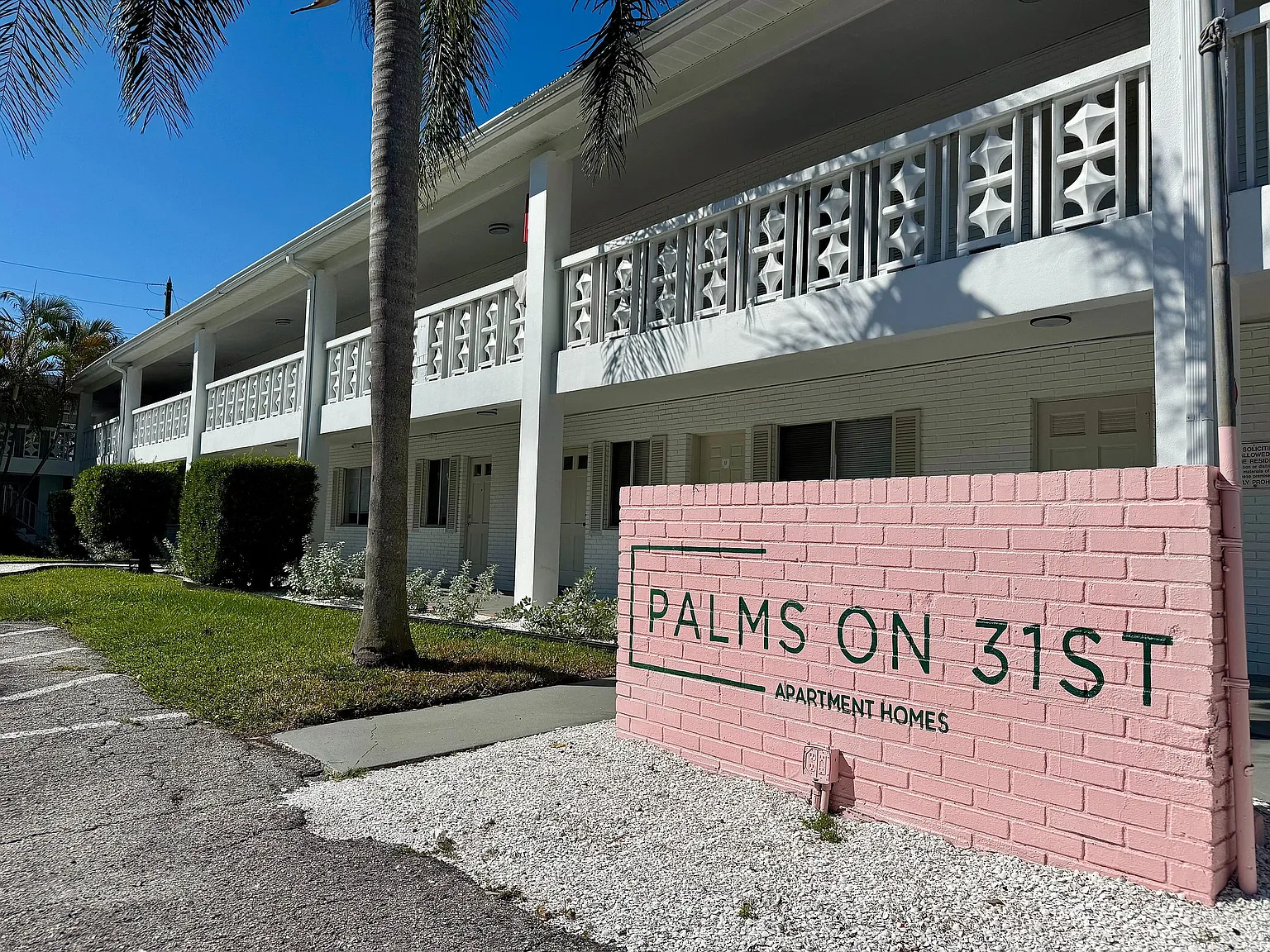 Palms on 31st — Photo 2