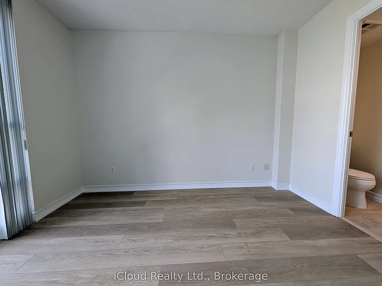 761 Bay St #702 — Photo 32