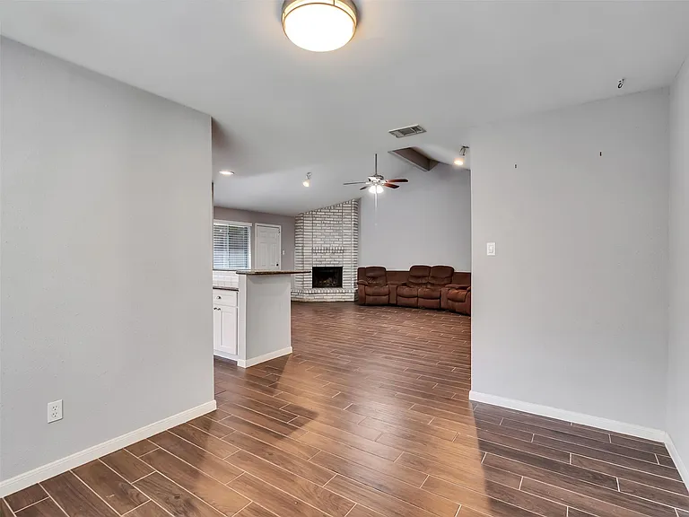 2554 Olympus Dr — Photo 13