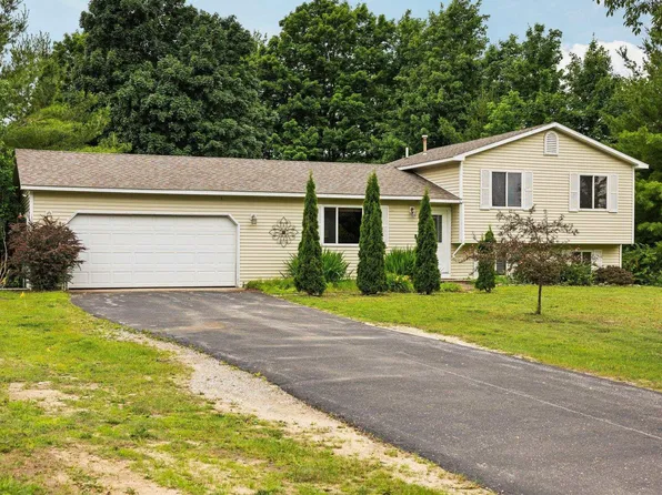 2785 E Sugar Maple Dr, Cedar, MI 49621