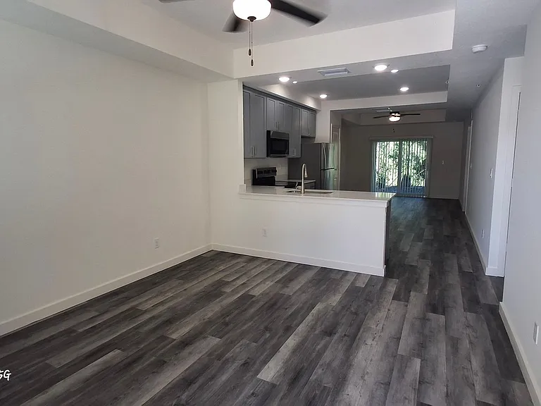 3182 Oleander Ave — Photo 1