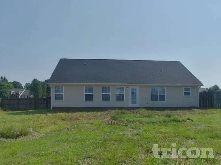 1221 Grace Ct — Photo 15