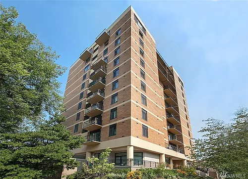1300 University St #5B Photo 1