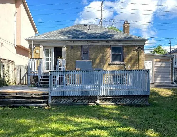 617 The Queensway #MAIN FL — Photo 10
