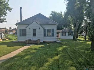 324 Granite Ave, Garretson, SD 57030