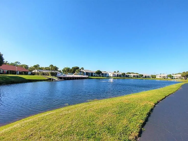 1009 Green Pine Blvd #G1 — Photo 25