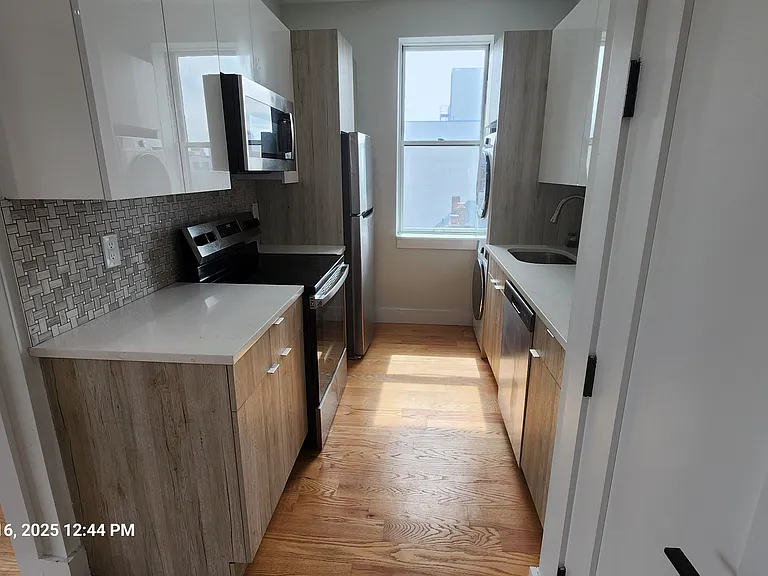 1541 New York Ave #6R — Photo 6