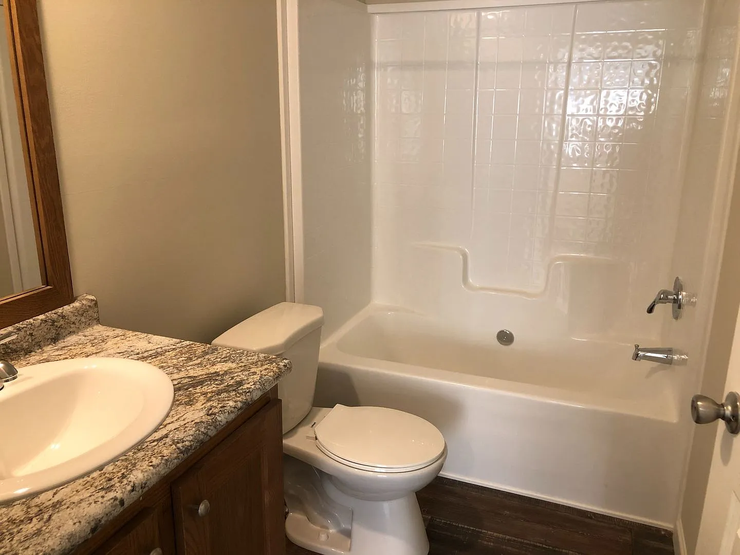 3 Bdrm/2 Bath Duplex Gray, TN 37615 — Photo 3