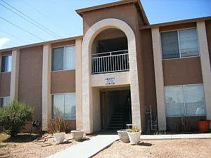 Building Photo - 418 E Navajo Ave