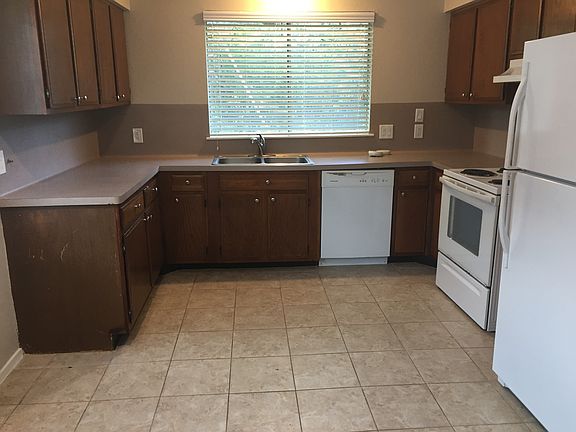 3rd image of 630 Stephanie Dr