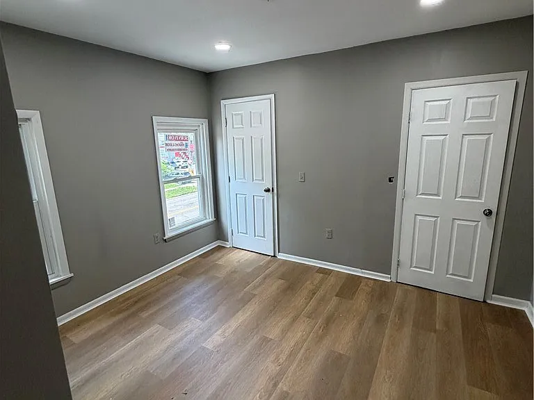 352 Walnut St — Photo 3