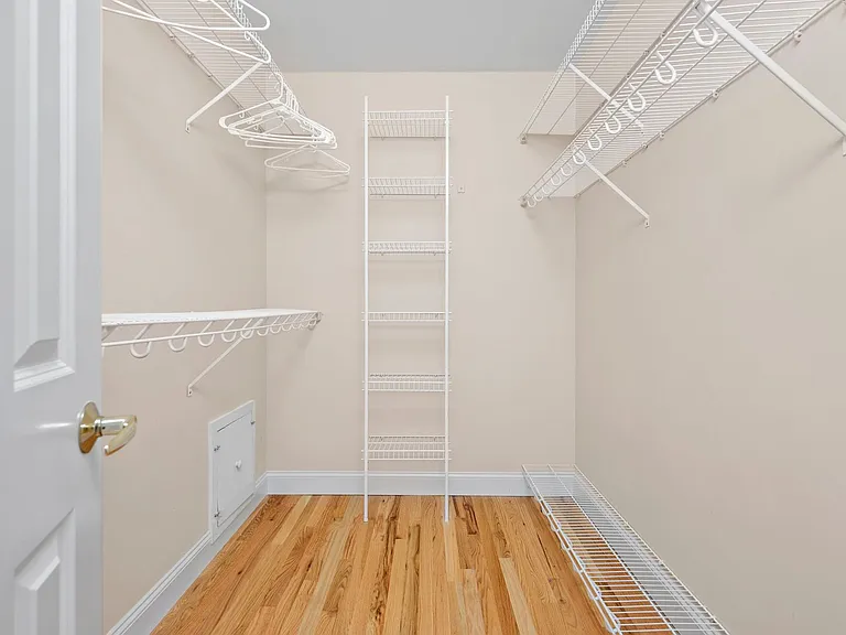 802 Heritage Hls — Photo 16