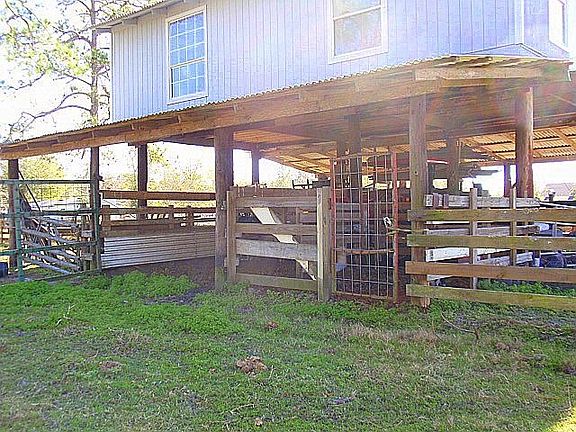 6 stall horse barn