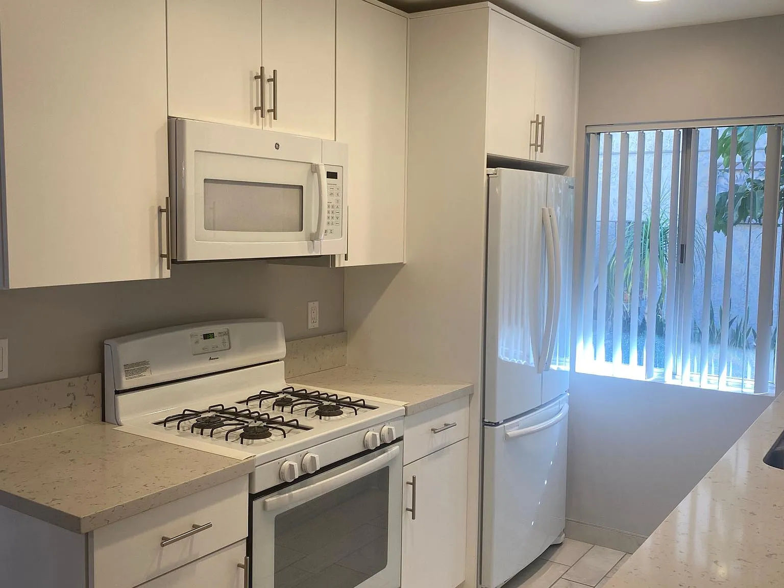 2 bed, $2,800 — Photo 2
