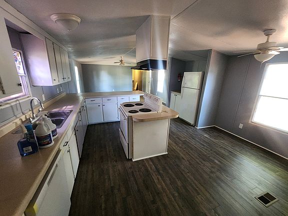 4th image of 1020 S Bridge St Lot 3