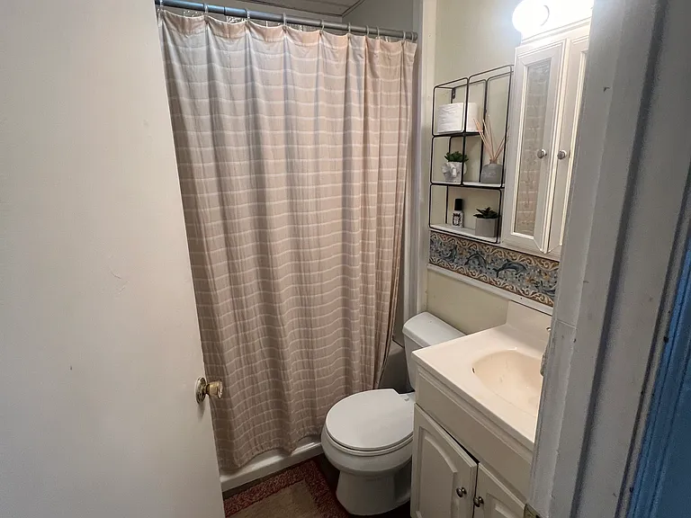 170 W 6th St #1 — Photo 13