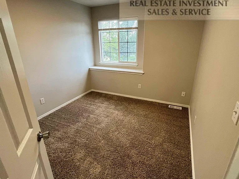 14335 Shenandoah St — Photo 17