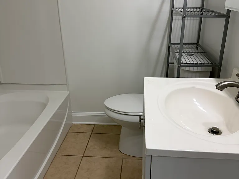 Upstairs jack and Jill full bath