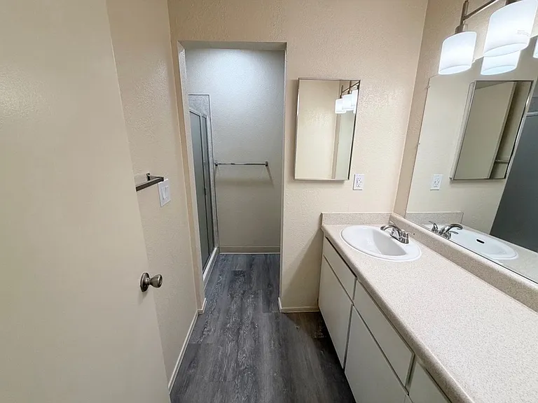 Merit Manor Apartments — Photo 54
