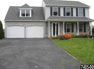 235 Torrey Pines Dr, Mount Wolf, PA 17347