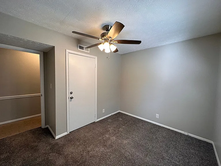 Breckenridge Apartment Homes — Photo 18