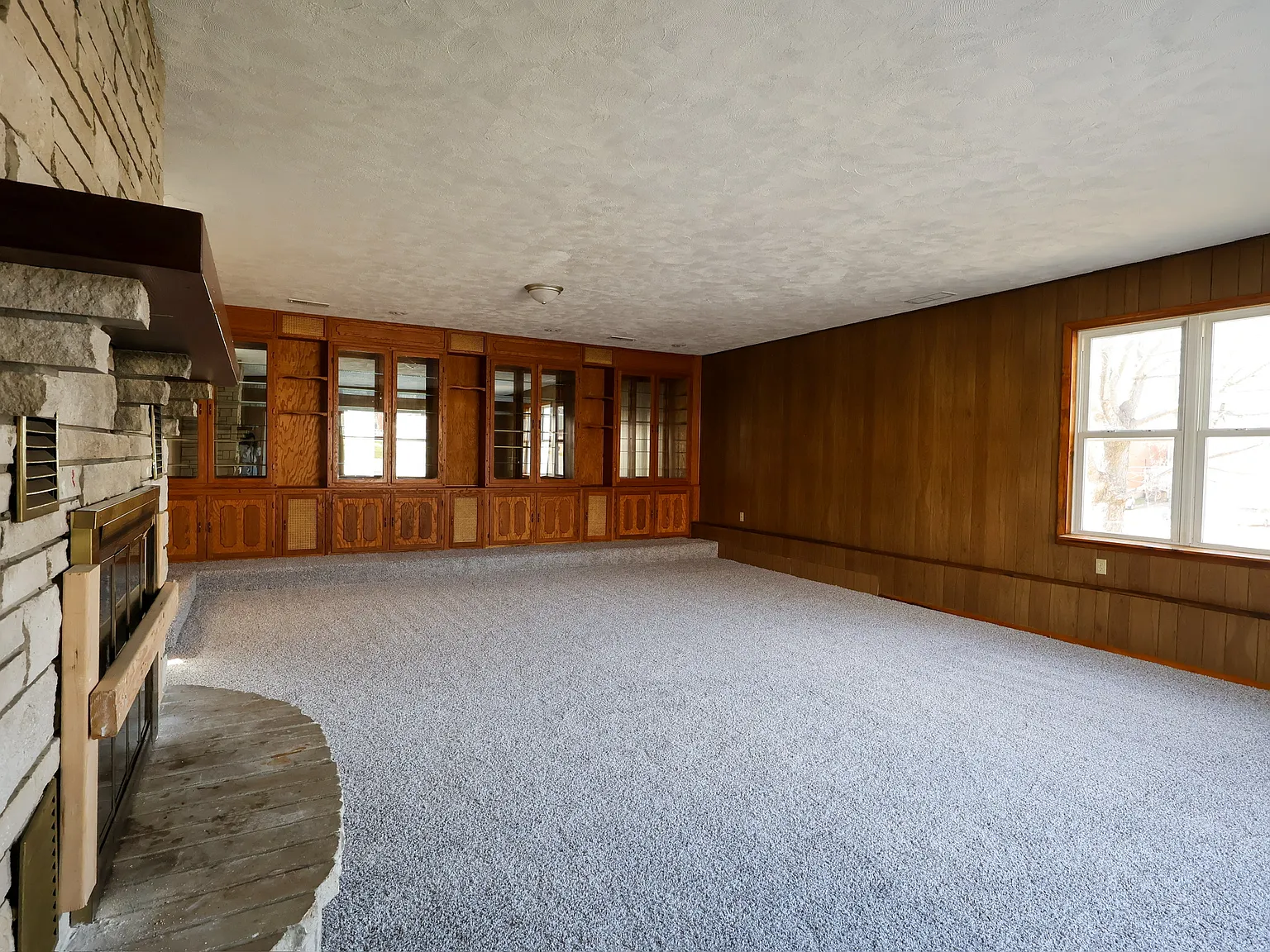 3 bed, 2024 sqft, $1,900 — Photo 4