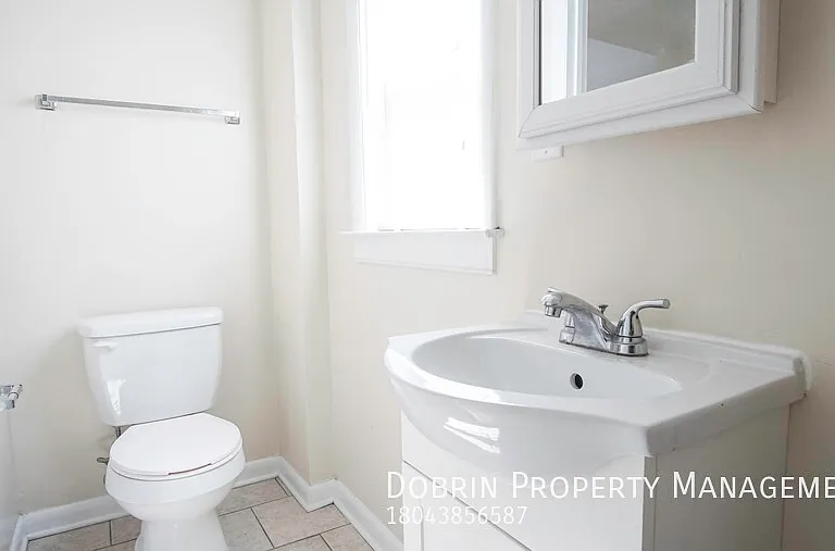 1011 Kinney St — Photo 12