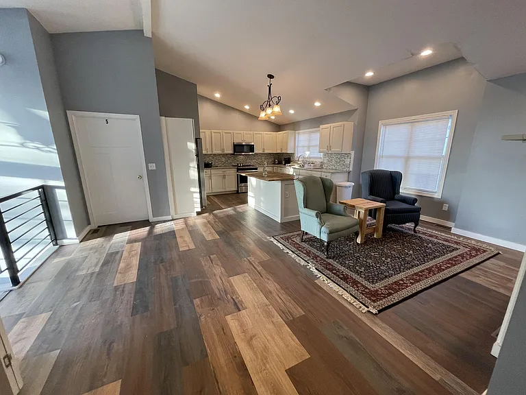 339 W 32nd St #9 — Photo 11