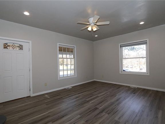 3rd image of 830 Unity St
