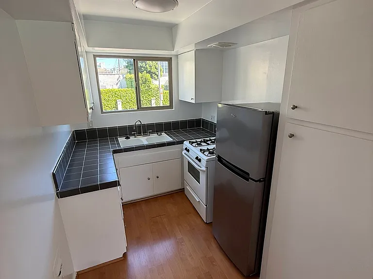 7205 Fountain Ave #5 — Photo 9