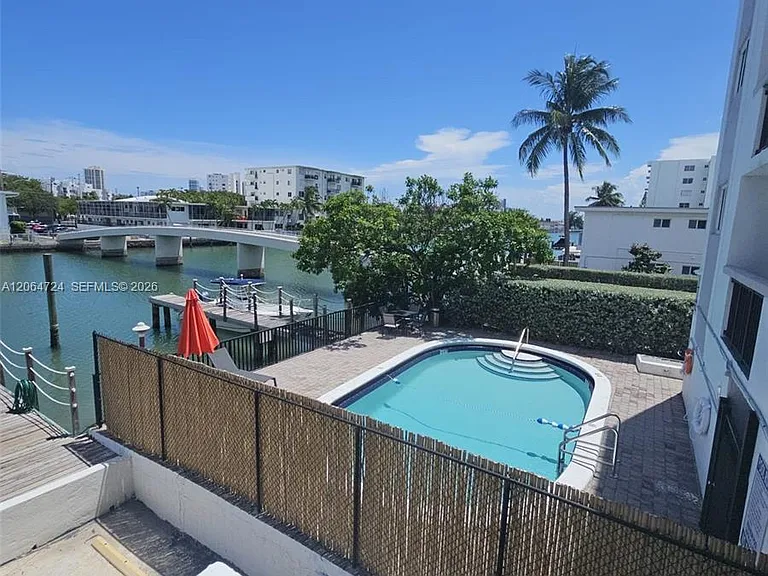8101 Crespi Blvd #403 — Photo 3