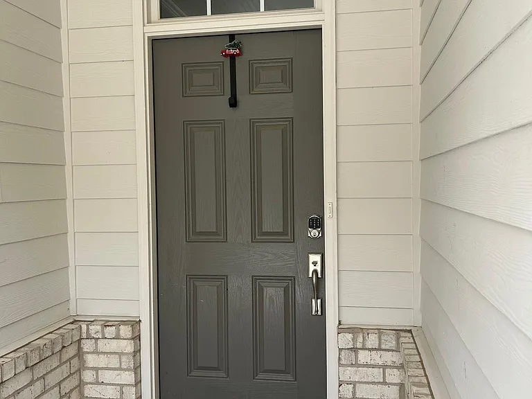 123 Vivian Ln — Photo 4