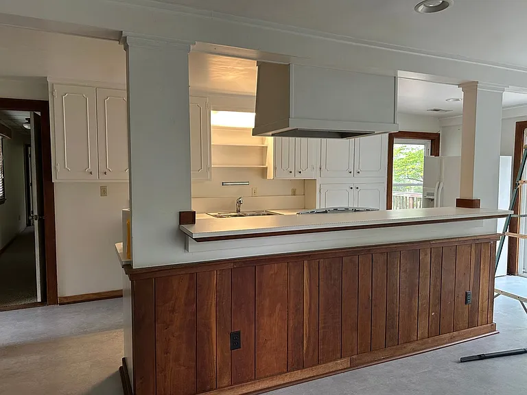 1127 Round Hill Dr — Photo 6